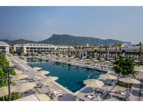 Day, Natural landscape, Mountain view, Pool view, Swimming pool