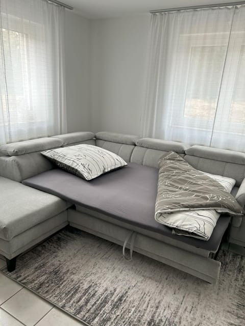 Bed, Living room