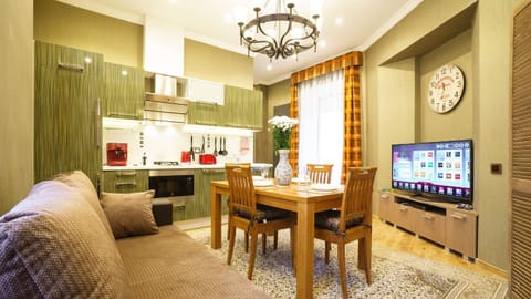 Kitchen or kitchenette, Living room