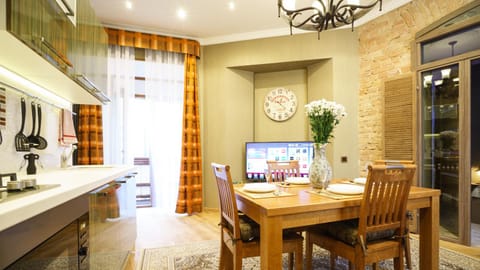 TV and multimedia, Kitchen or kitchenette, Dining area