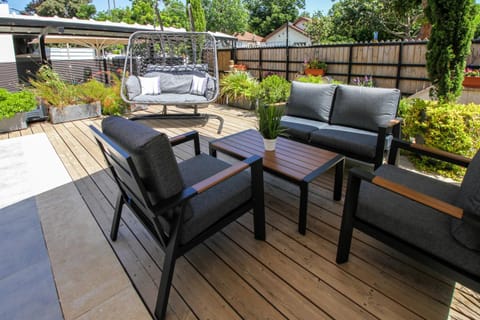 Garden, Seating area, Garden view