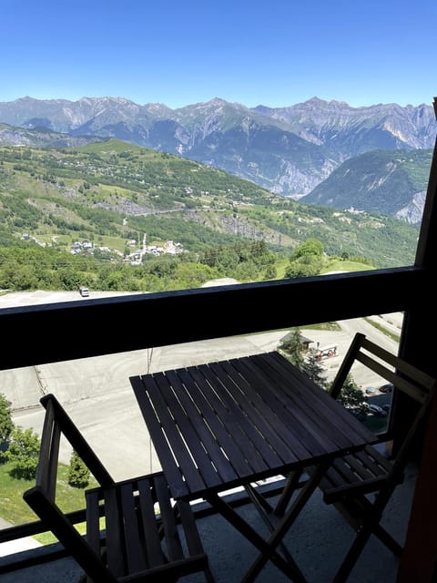 Balcony/Terrace, Mountain view