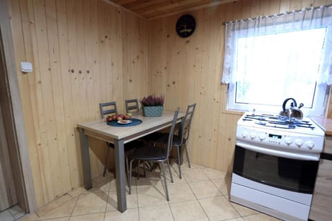 Kitchen or kitchenette, Dining area, Communal kitchen