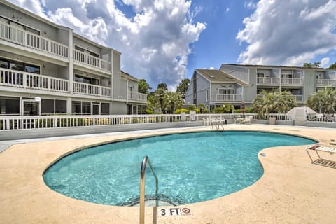 Little River Condo with Pool about 3 Mi to Beach! Condo in Little River