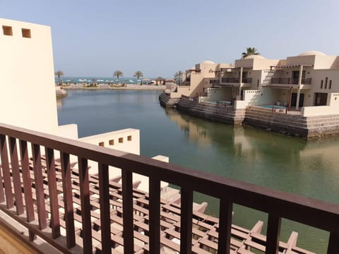 Neighbourhood, Balcony/Terrace, Lake view