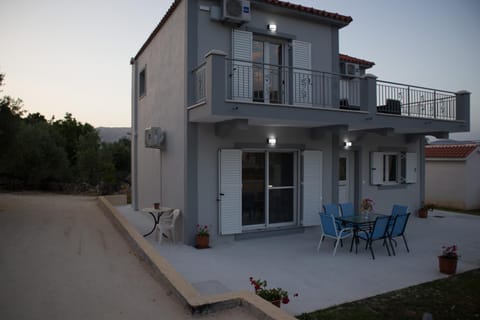 Olympia Villa Chalet in Karavomylos