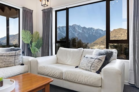 View (from property/room), Living room, Lake view, Mountain view