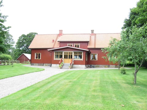 Property building, Day, Garden