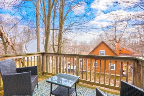 Beautiful Mount Pocono Chalet with Hot Tub!! Chalet in Coolbaugh Township