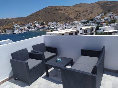 Cycladic house with a stunning view House in Kea-Kythnos