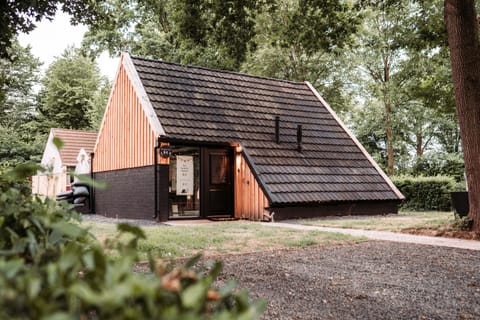 Property building, Facade/entrance, Garden