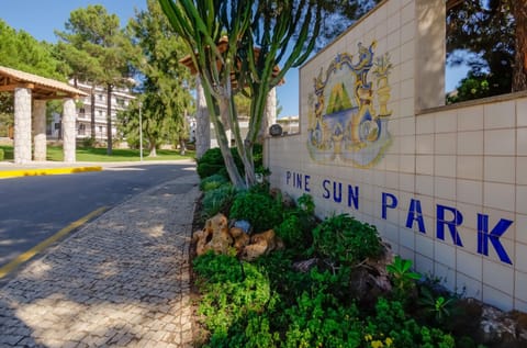 Pine Sun Park - Durcosa Apartment in Olhos de Água