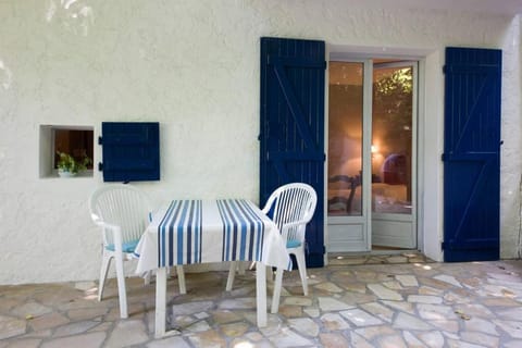 Patio, Facade/entrance, Dining area