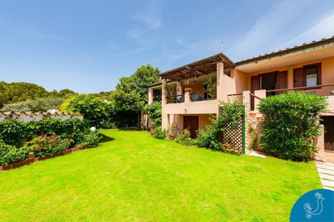 La Bouganville - House with garden and sea view Villa in Geremeas