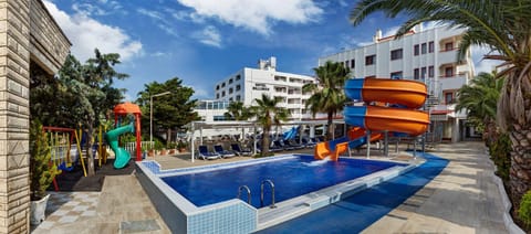 Property building, Decorative detail, Swimming pool