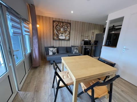 appartement avec Wifi résidence Les sables face mer Condo in Quend