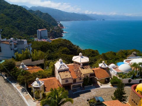 Adventure House Conchas Chinas House in Puerto Vallarta