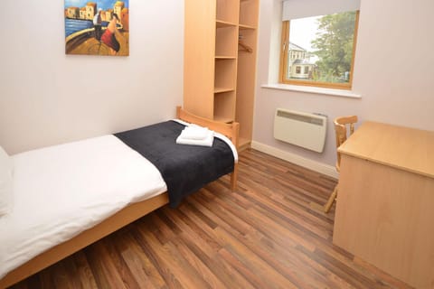 Property building, Bed, Photo of the whole room, Bedroom, hair dresser, wardrobe