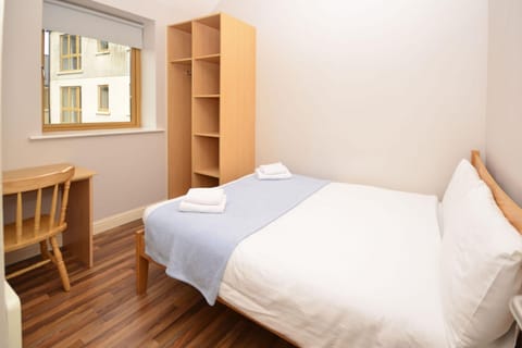 Property building, Bed, Photo of the whole room, Bedroom, hair dresser, wardrobe