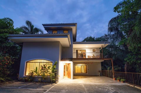 Villa with jungle view & pool near Manuel Antonio House in Quepos