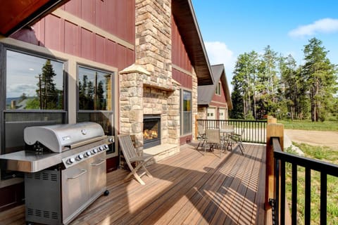 Custom Luxury Home With Hot Tub & Great Views - 500 Dollars Of FREE Activities & Equipment Rentals Daily Casa in Fraser