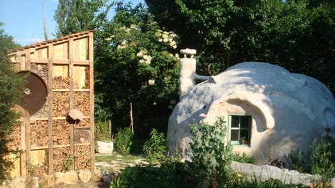 Property building, Garden
