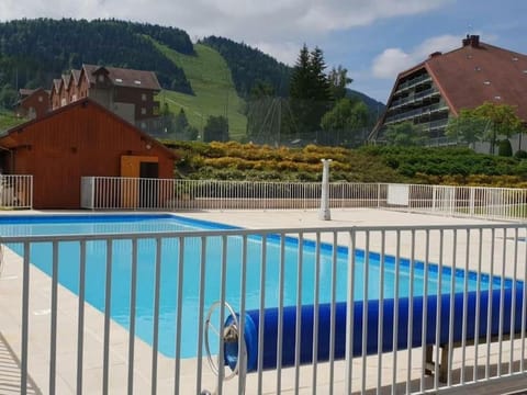 Natural landscape, Mountain view, Pool view, Swimming pool