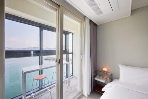 Shiftdoor Residence Hari Hotel in Busan