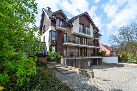 Balcony/Terrace, Quiet street view