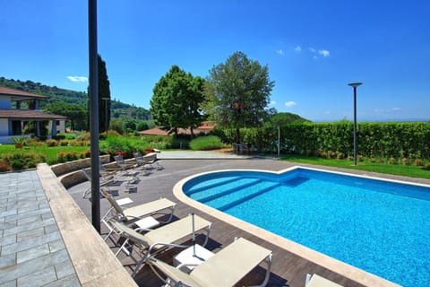 Garden, Garden view, Pool view, Swimming pool, sunbed