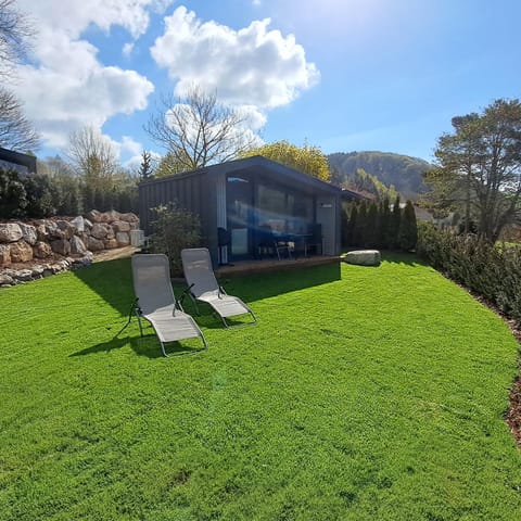 Property building, Day, Garden, Garden view, sunbed