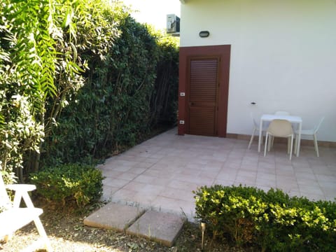 Casa vacanze nuova con ampio giardino attrezzato House in Province of Foggia