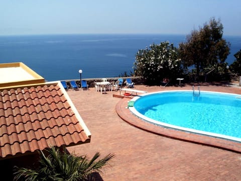 Garden view, Landmark view, Pool view, Sea view