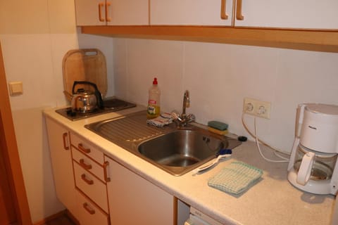 Coffee/tea facilities, Kitchen or kitchenette