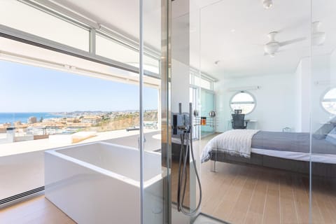 Ensuite Penthouse Panoramic Sea View with Jacuzzi Apartment in Fuengirola