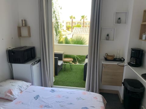 Maison de bien être 150m2 au bord du canal avec piscine chauffée au sel à 2 pas de la plage et du centre ville Apartment in Palavas-les-Flots