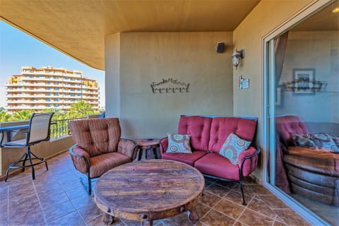 Patio, Balcony/Terrace, Seating area