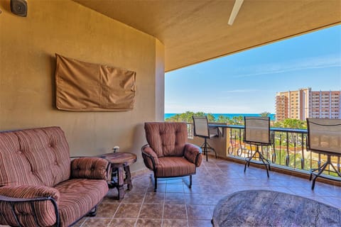 Patio, View (from property/room), Balcony/Terrace, Seating area, Sea view