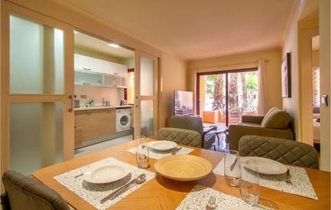 Lovely Apartment In Los Alczares With Wifi Condo in Los Alcázares