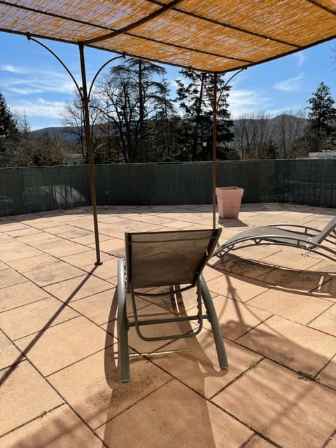 Le Verlaine - Superbe T3 avec grande terrasse Apartment in Gréoux-les-Bains