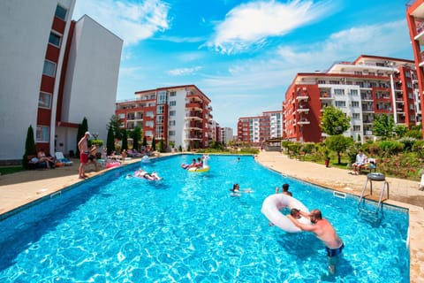 Swimming pool, group of guests