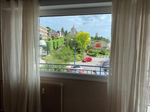 Au cœur de Lisieux 83 m2 et vue sur la Basilique Apartment in Lisieux