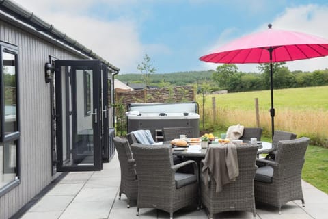 Blossom Lodge, 1 Roadford Lake Lodges House in West Devon District