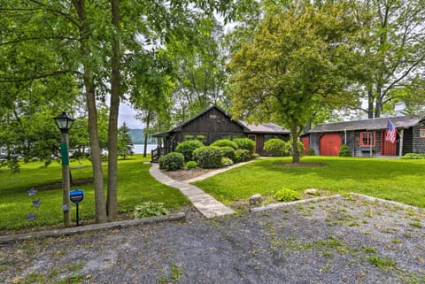 Cozy Lake Champlain Cottage with Beautiful View House in Addison County