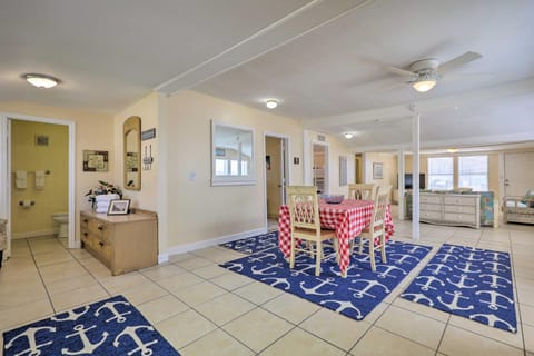 Surfside Oceanfront Cottage with Beach Access! Haus in Vilano Beach