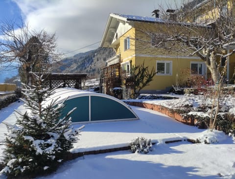 Property building, Winter, Garden