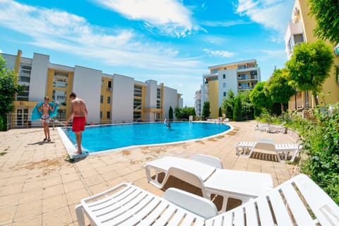 Swimming pool, group of guests