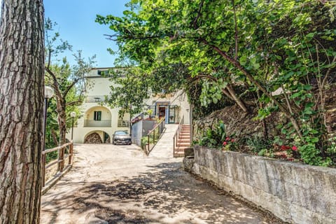 Facade/entrance, Garden