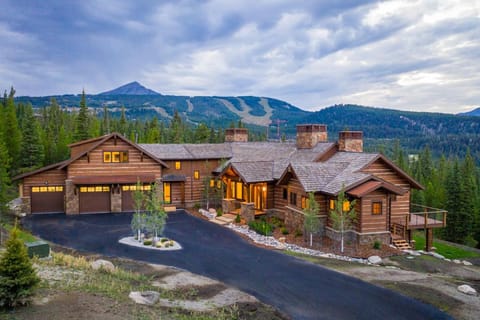 Mountain Valley Estate House in Big Sky