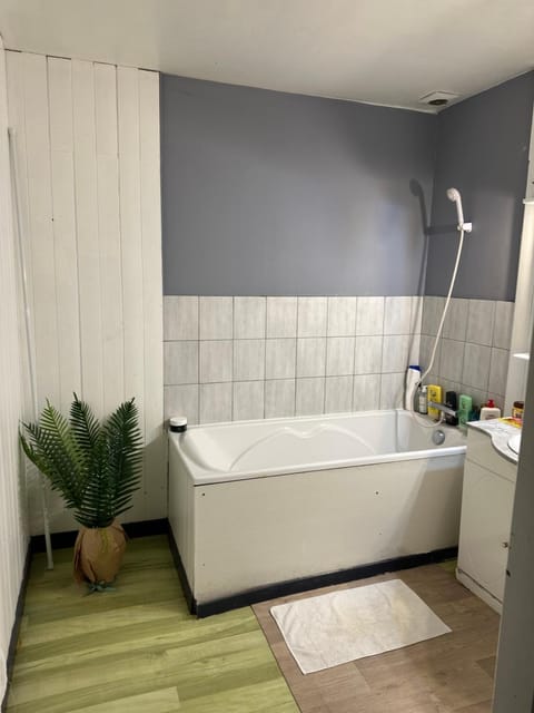 Bathroom, Bath